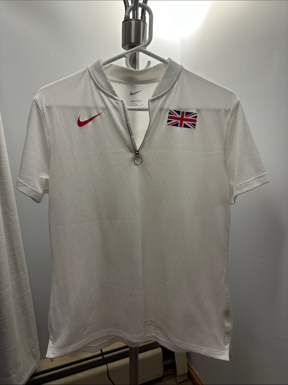 Nike Women’s Team Great Britain (pro track & field) Short-Sleeve Quarter-Zip